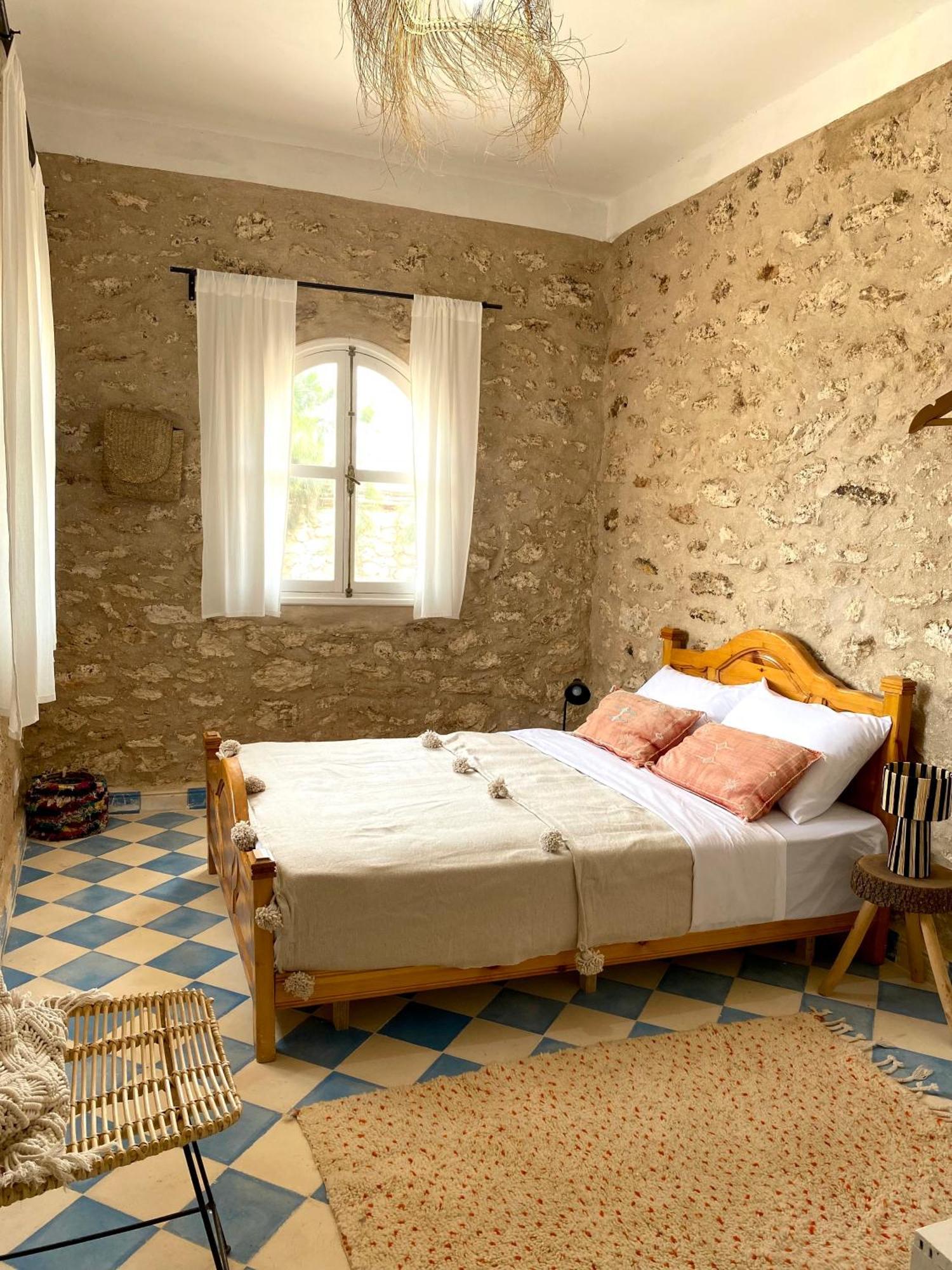 Adam House Apartment Есувейра Екстериор снимка