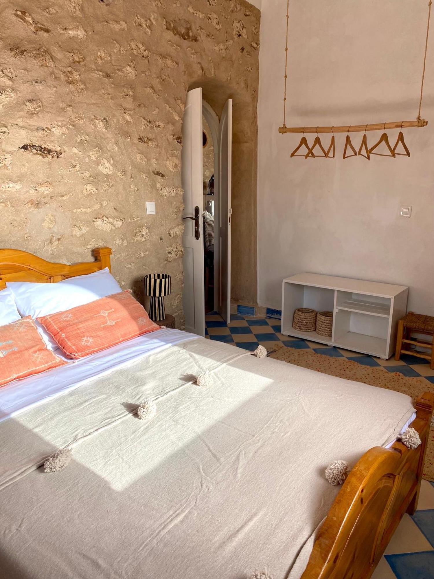 Adam House Apartment Есувейра Екстериор снимка